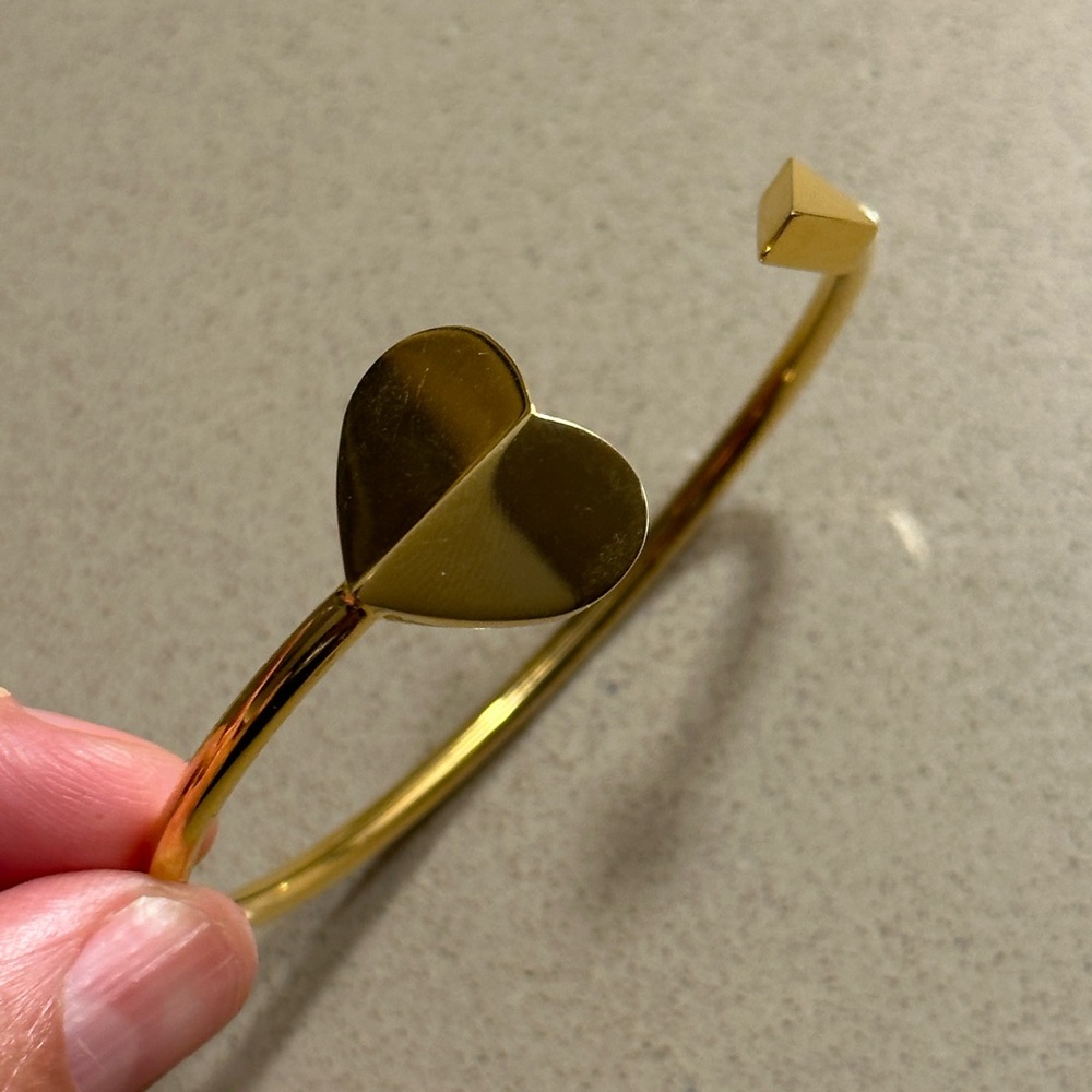 NWOT KATE SPADE ♠️ NEW YORK Gold Tone Arrow Cuff Bracelet - Picture 1 of 6